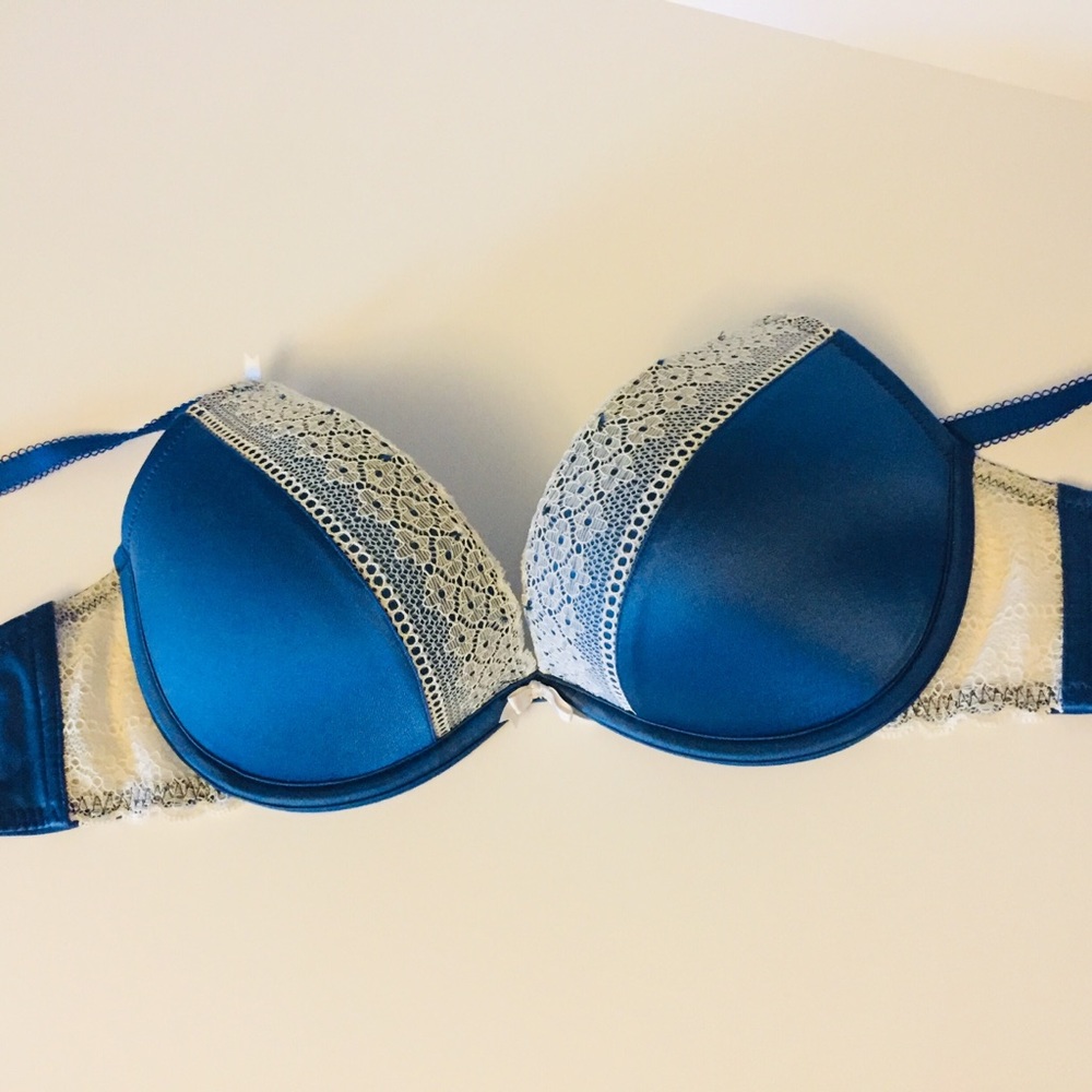 Emma Bra 34C in Royal Blue and off white lace